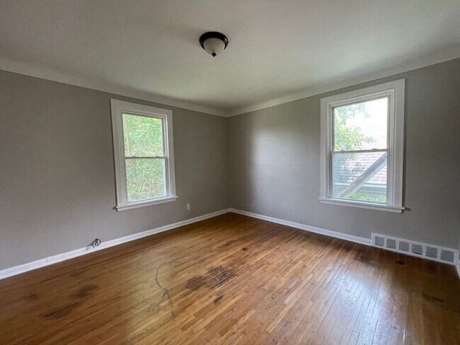 Building Photo - 837 Colburn St