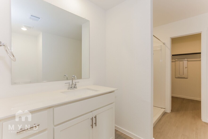 Building Photo - 10140 Dalgreen Cir