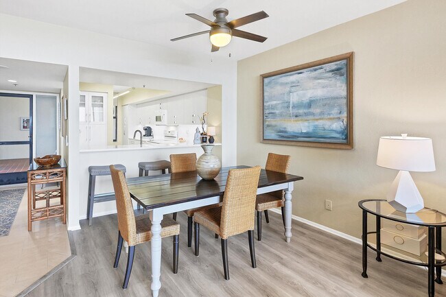 Building Photo - 1930 Harbourside Dr