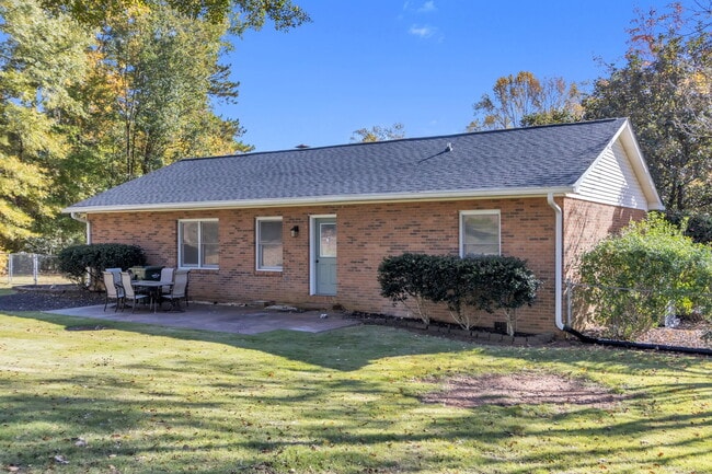 Building Photo - 118 Whitmire Rd