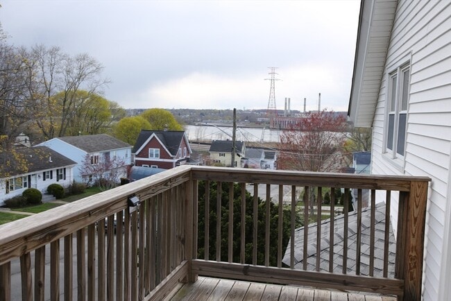 Building Photo - 134 Baldwin St