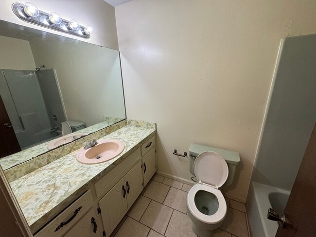 Building Photo - 505 Pinto Dr