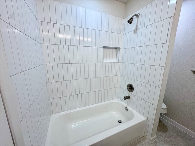 Building Photo - 2301 N Thompson St