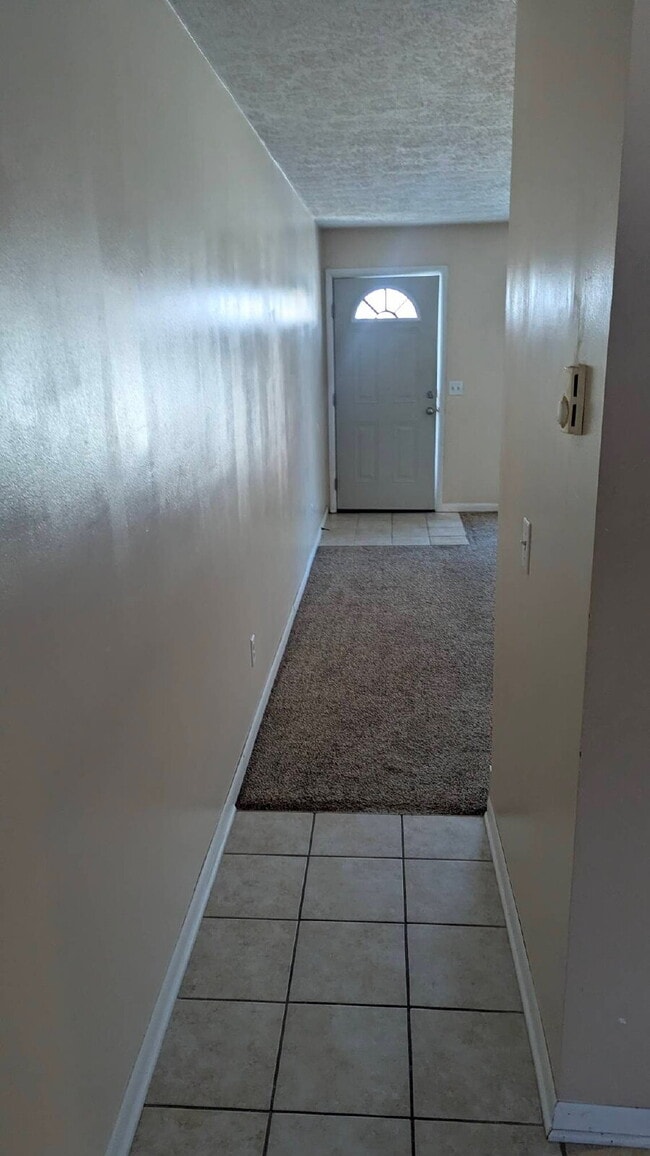 Building Photo - 721 Peachtree Pl