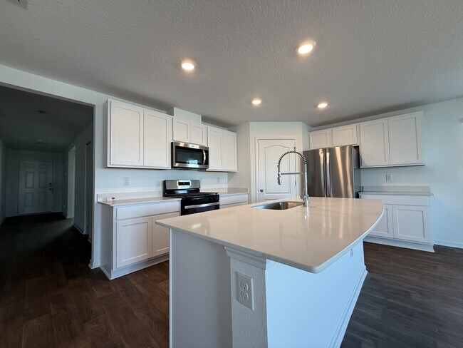 Building Photo - 350 Ardila Cir