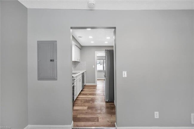 Building Photo - Renovated 2 Bedroom  Ranch for Rent in Aurora