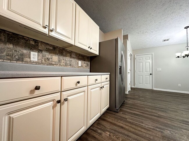 Building Photo - 3552 Plum Creek Trail NW