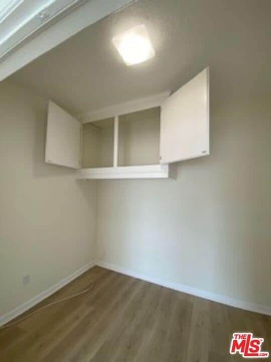 Building Photo - 814 S Hobart Blvd