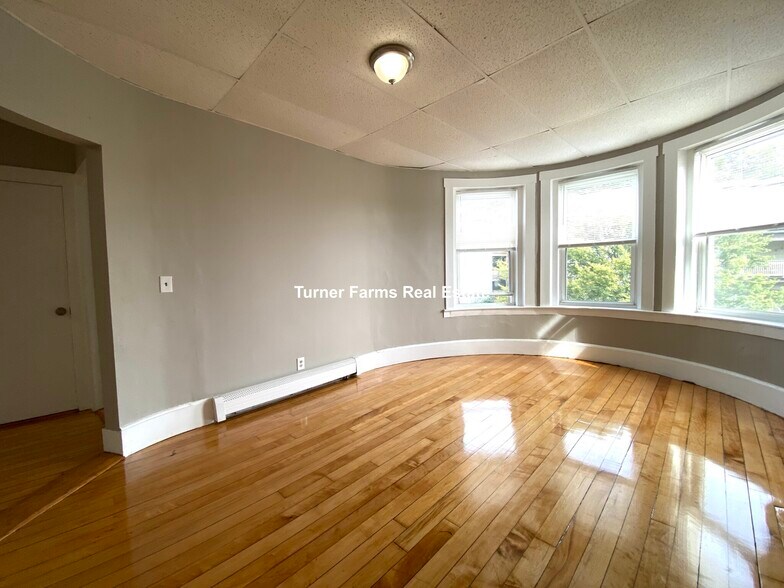 Building Photo - 270 Bowdoin St