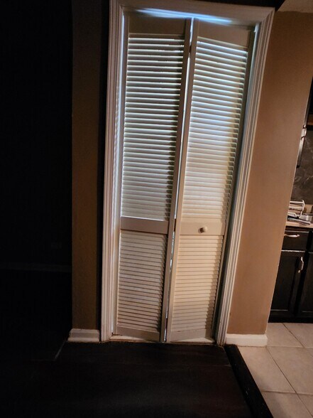 Utility room closet - 910 Morningside Ln