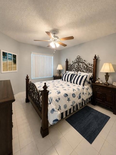 Building Photo - 6098 Lake Hibiscus Dr