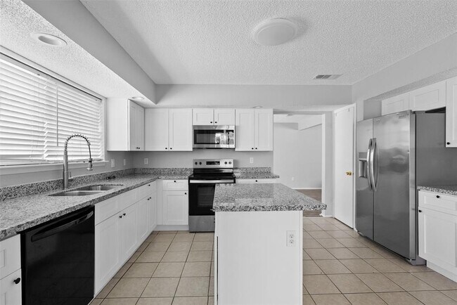 Building Photo - 4707 Cairnsean St