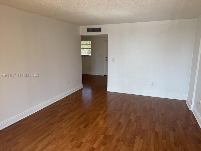 Building Photo - 13100 SW 92nd Ave