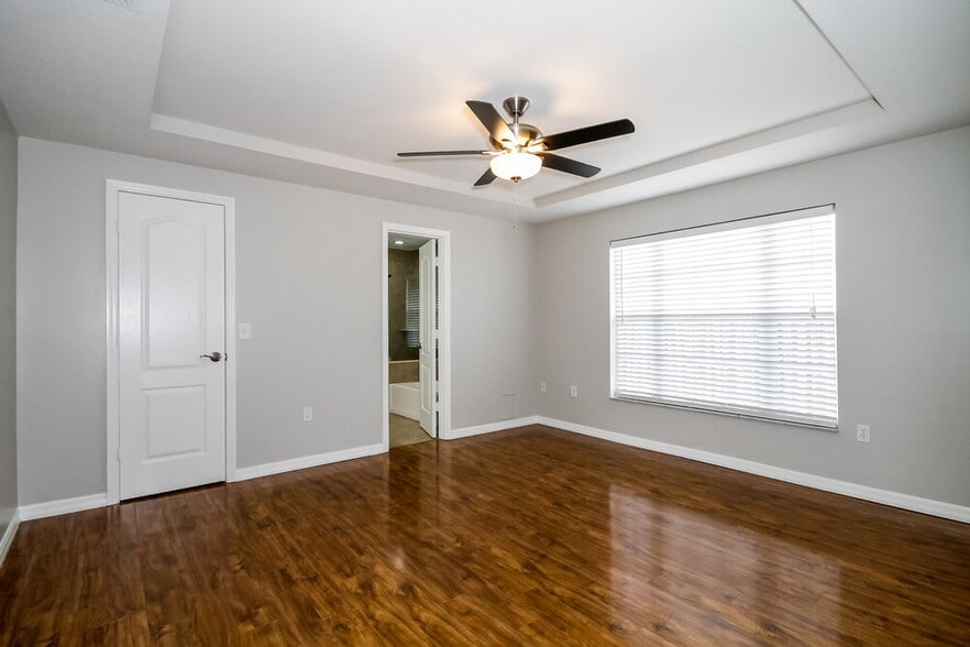 Building Photo - 1032 Malletwood Dr