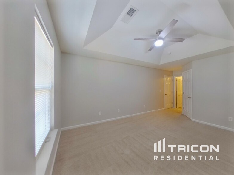 Building Photo - 258 Drooping Leaf Ln