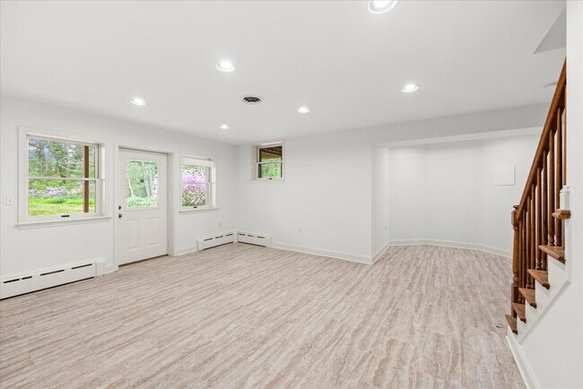 Building Photo - 6013 Selvyn Rd