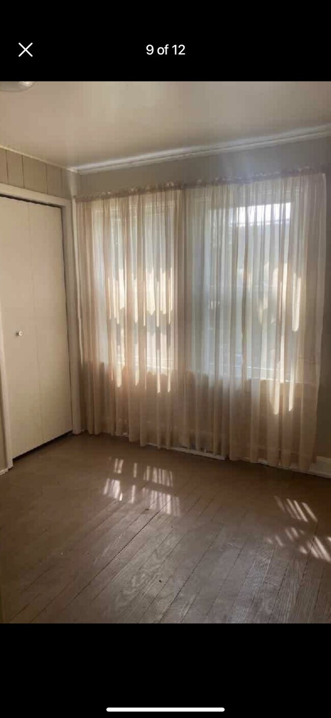 Building Photo - 268 perry Ave