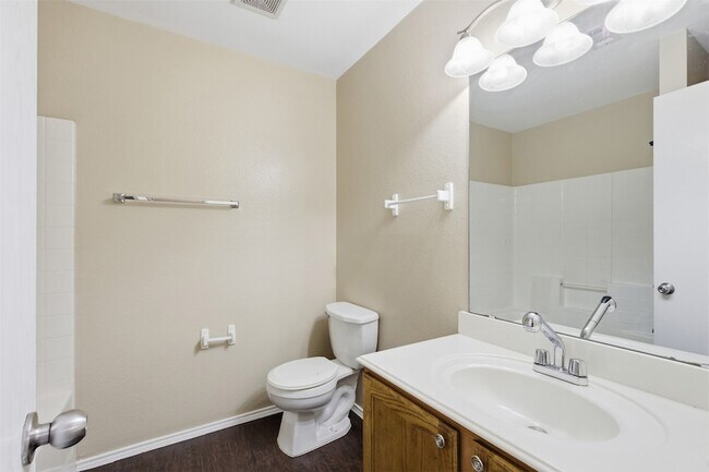 Building Photo - 2918 St Rita Dr