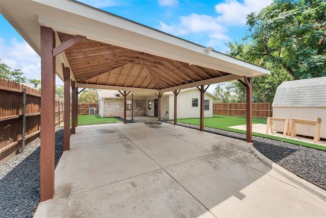 Building Photo - 2429 Towerwood Dr