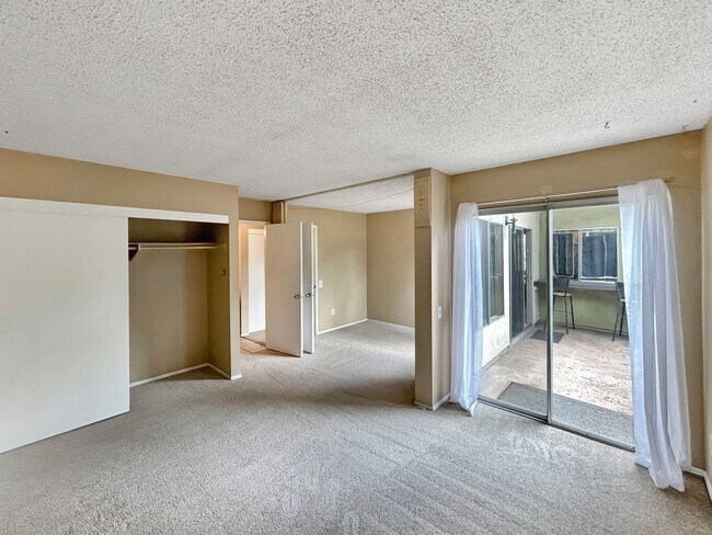 Building Photo - Beautiful 1BD/1BA W/ Reserved Parking in M...