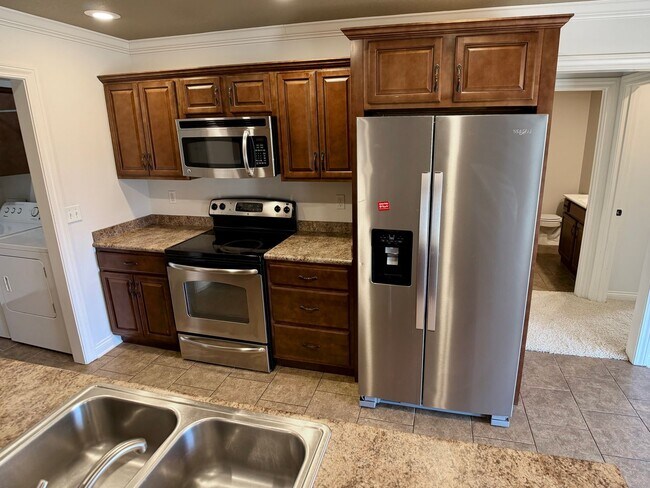 Building Photo - 6023 Beaver Run Ln