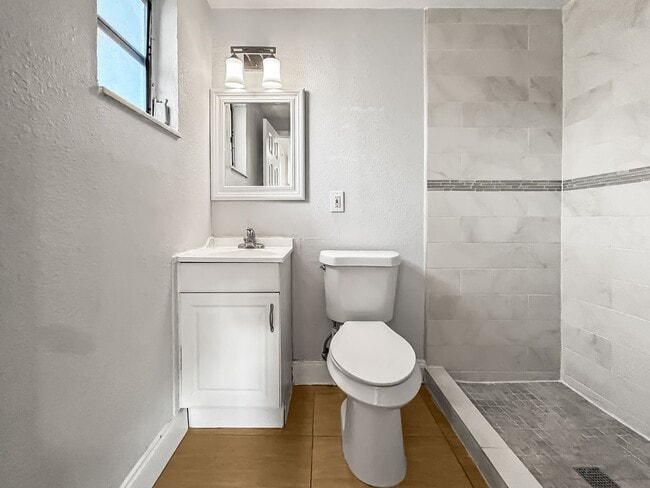 Building Photo - Updated Beautiful Rental Home in Seminole – Great Location!  4bed|2bath