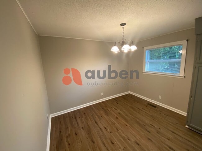Building Photo - Nicely updated 3 bed 1.5 bath home in Hixson