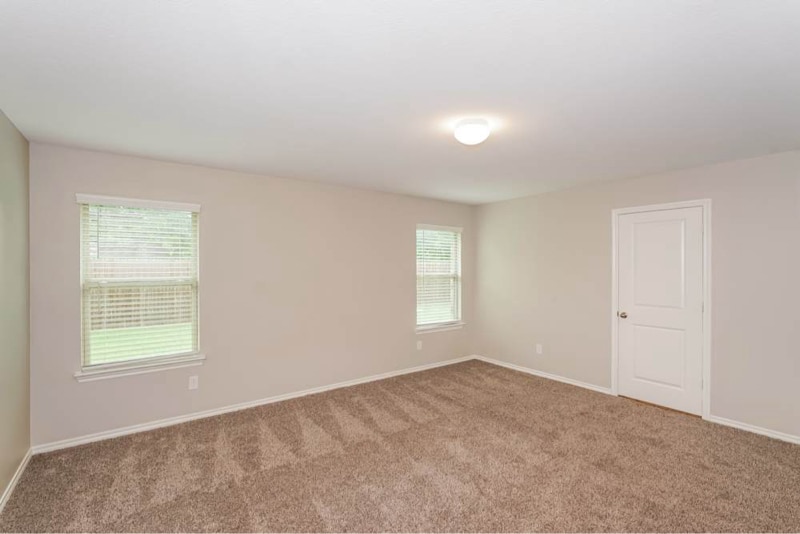 Building Photo - 1526 Woodlake Dr