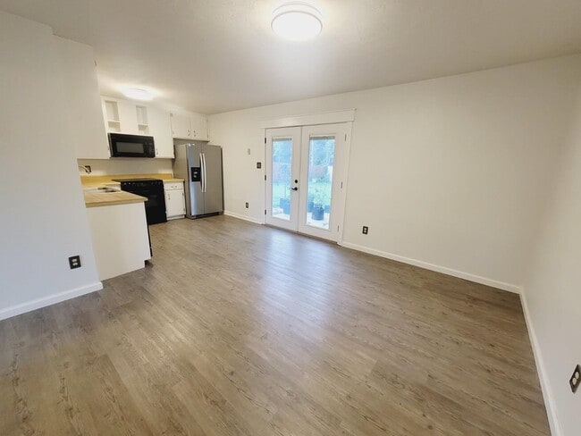 Building Photo - 2136 Little River Ln