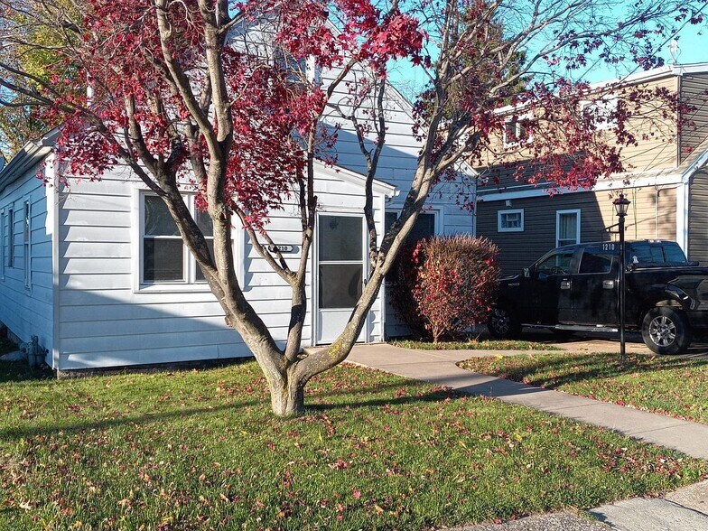 Primary Photo - 1210 W 32nd St