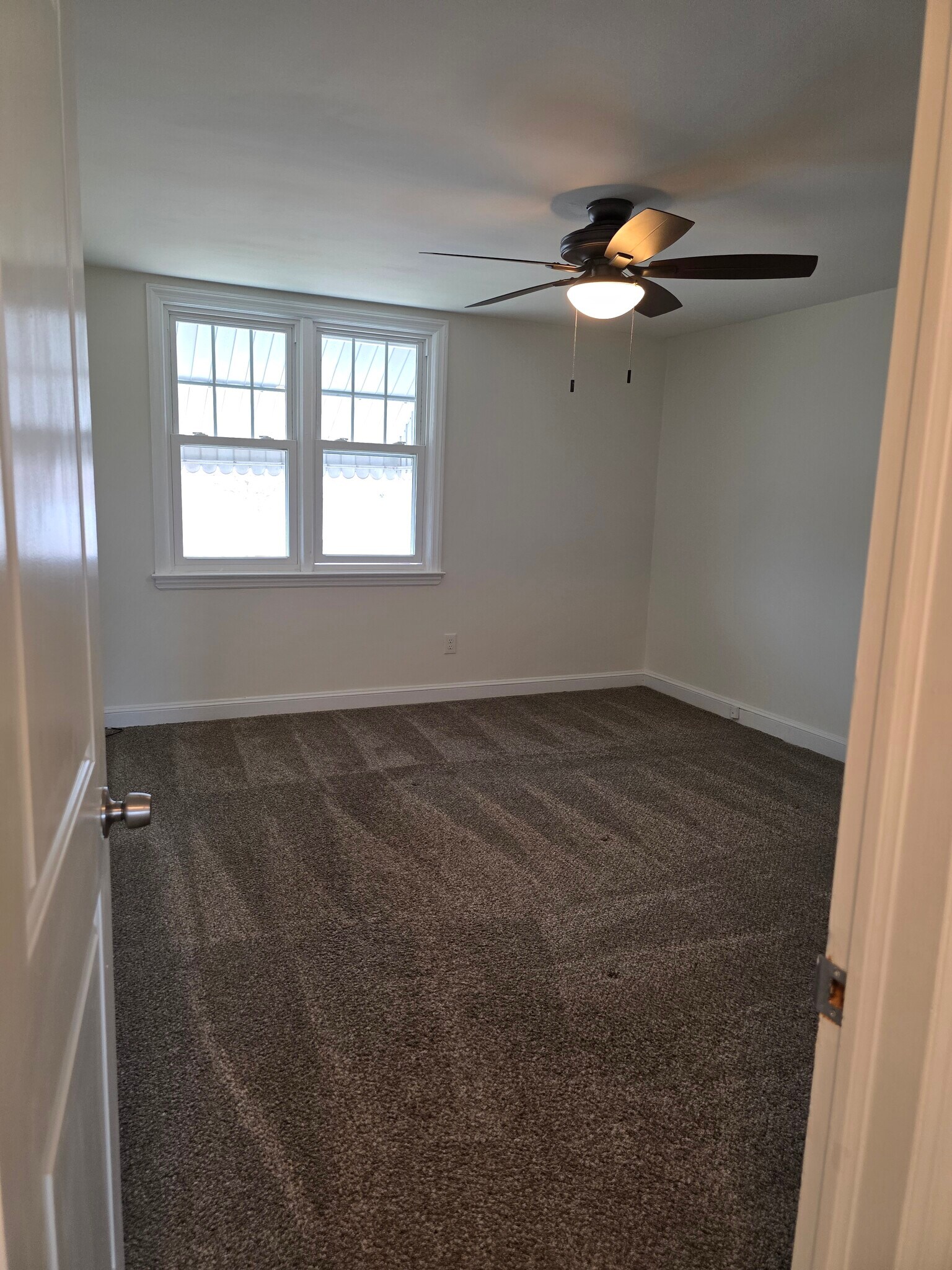 Building Photo - 922 Poplar Ave