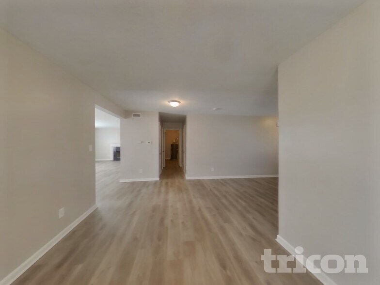 Building Photo - 4459 Bellchime Dr