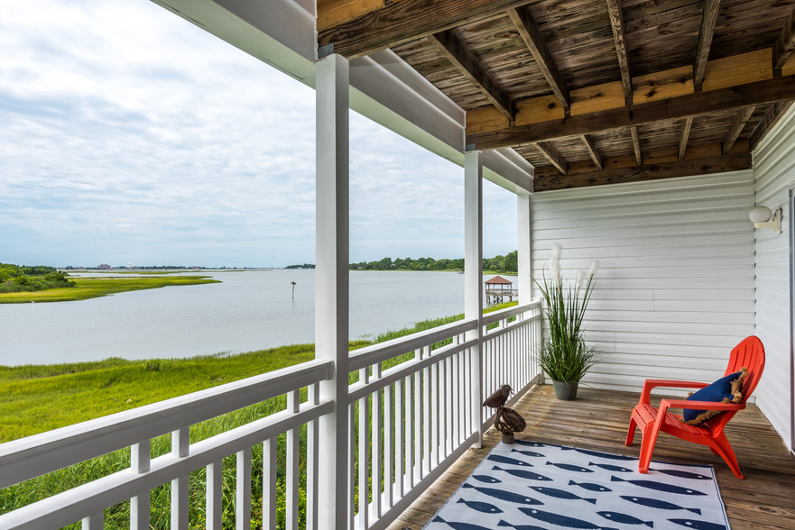 Your Grand Balcony - Mill Creek Landing Apartments