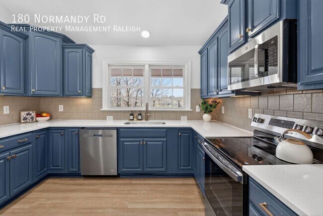 Building Photo - 180 Normandy Rd