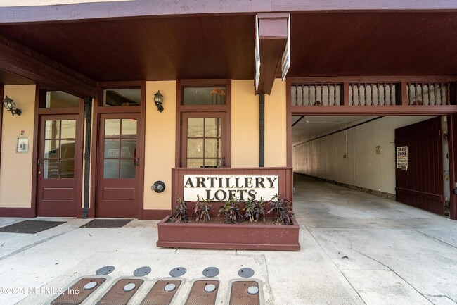 Primary Photo - 4 Artillery Ln