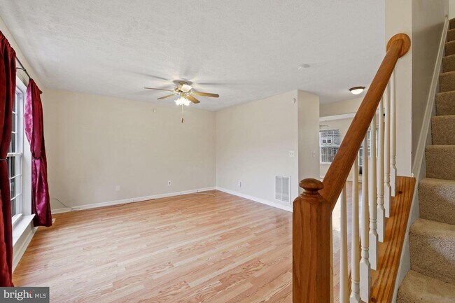 Building Photo - 321 Copperfield Ln