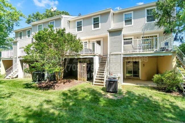 Building Photo - 2881 Burgundy Pl