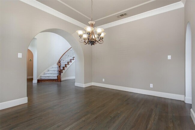 Building Photo - 921 Pine Burst Dr