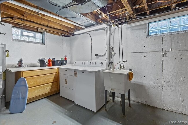 Building Photo - 3220 N Blair Ave