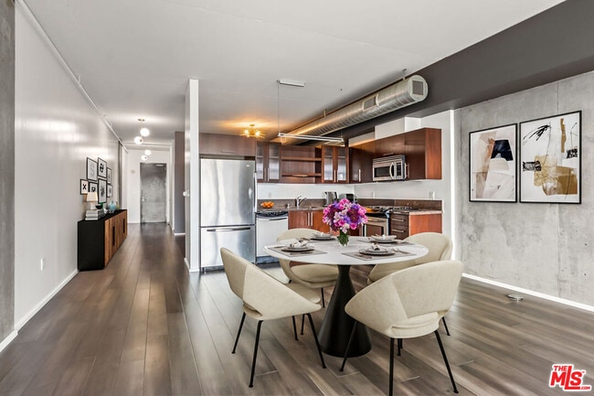 Building Photo - 1111 S Grand Ave