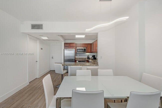 Building Photo - 2301 Collins Ave