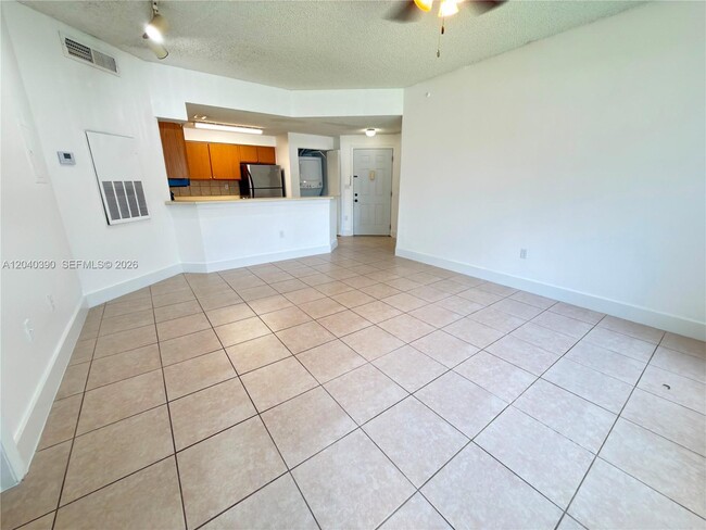 Building Photo - 2550 SW 18th Terrace