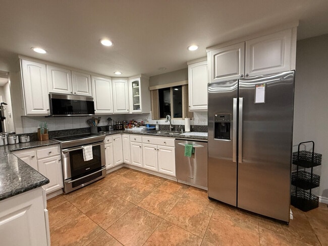 Building Photo - 1709 S Perry Ct