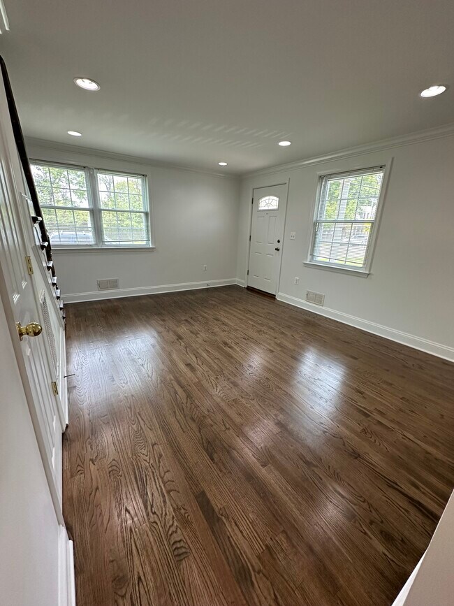 Building Photo - 5628 7th Rd S