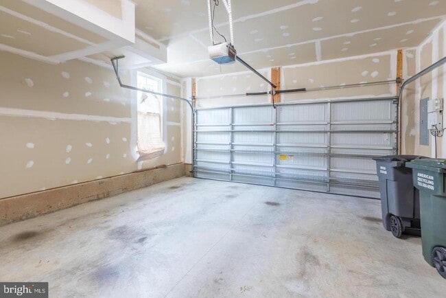 Building Photo - 9427 Canonbury Square
