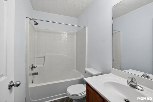 Building Photo - Charming 3BR House in Union City