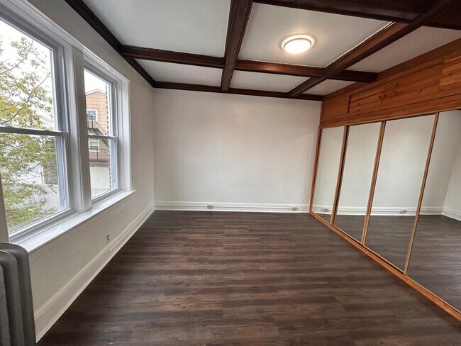 Building Photo - 110 67th St