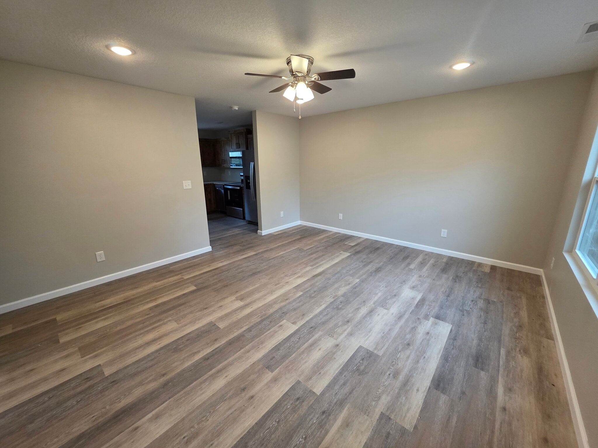 Building Photo - 349 W Neosho St