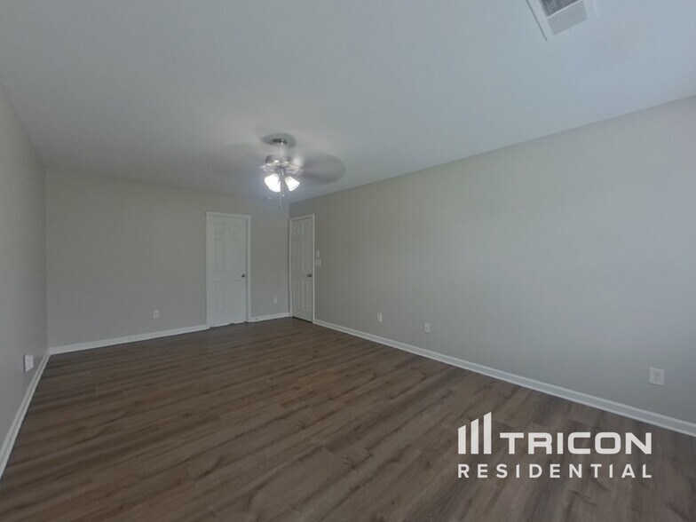 Building Photo - 2496 Ivy Creek Frd