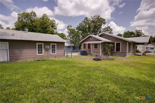 Building Photo - 262 Clemens Ave